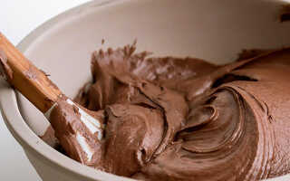10 рецептов шоколадного крема чиз для выравнивания торта