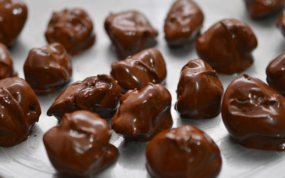 Чернослив в шоколаде с орехами